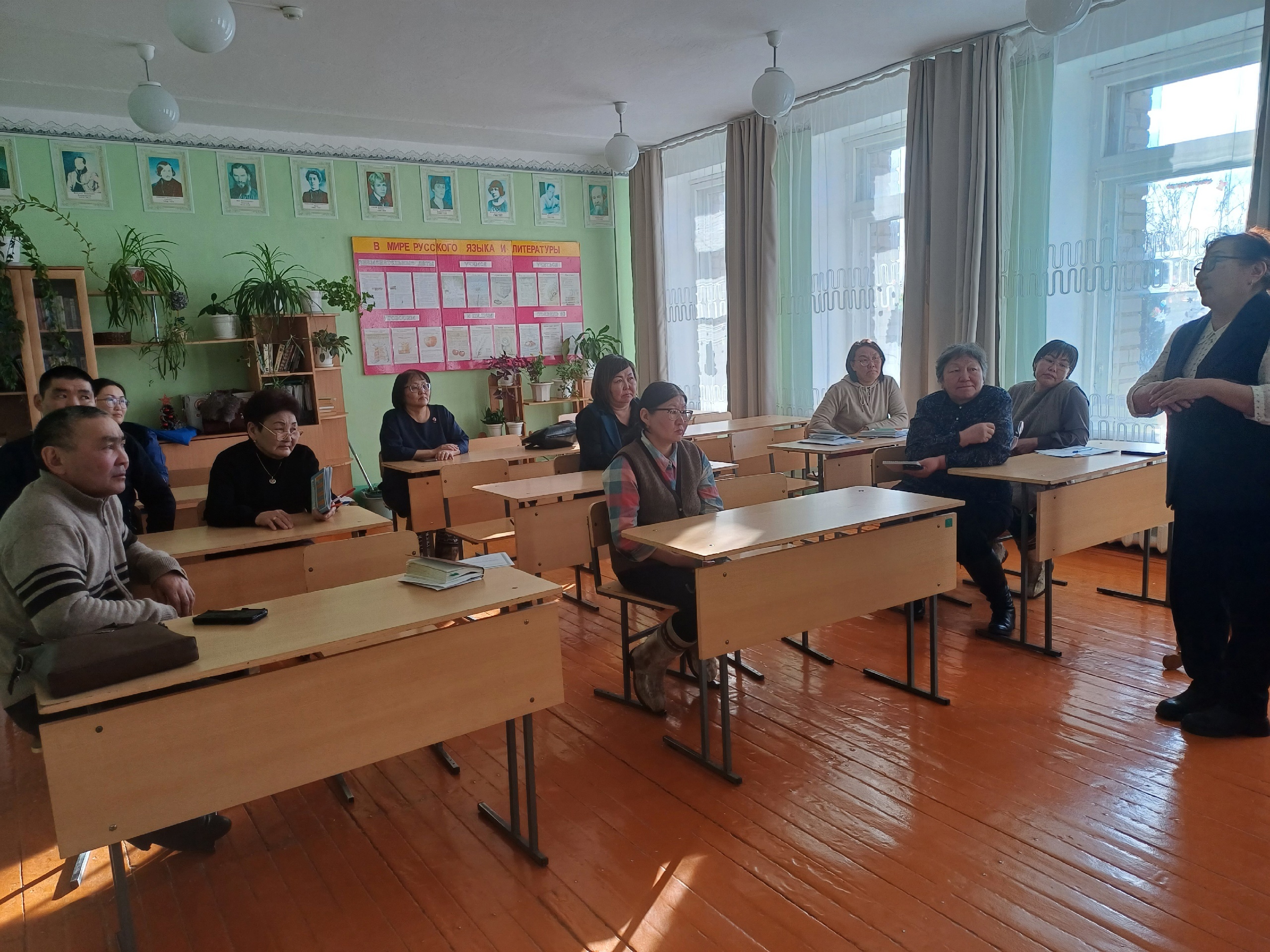 Укажите подпись к картинке.